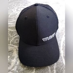 Schluter Systems Men’s SnapBack Trucker Hat